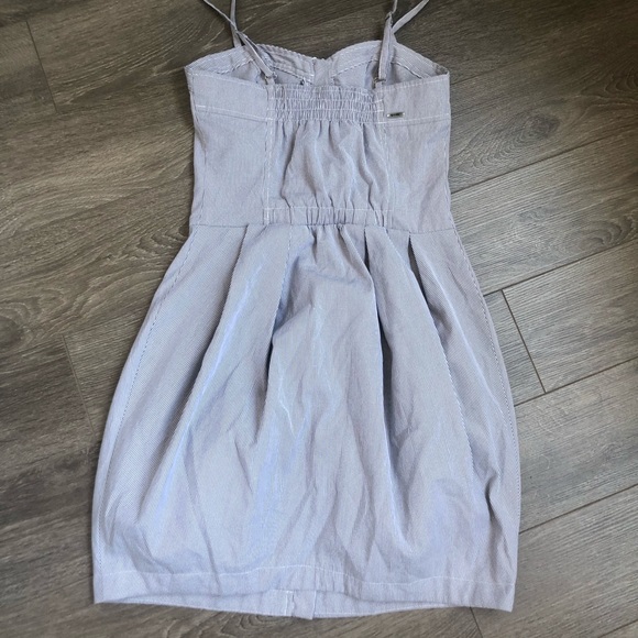 Groggy Balconette Dress - Picture 3 of 7